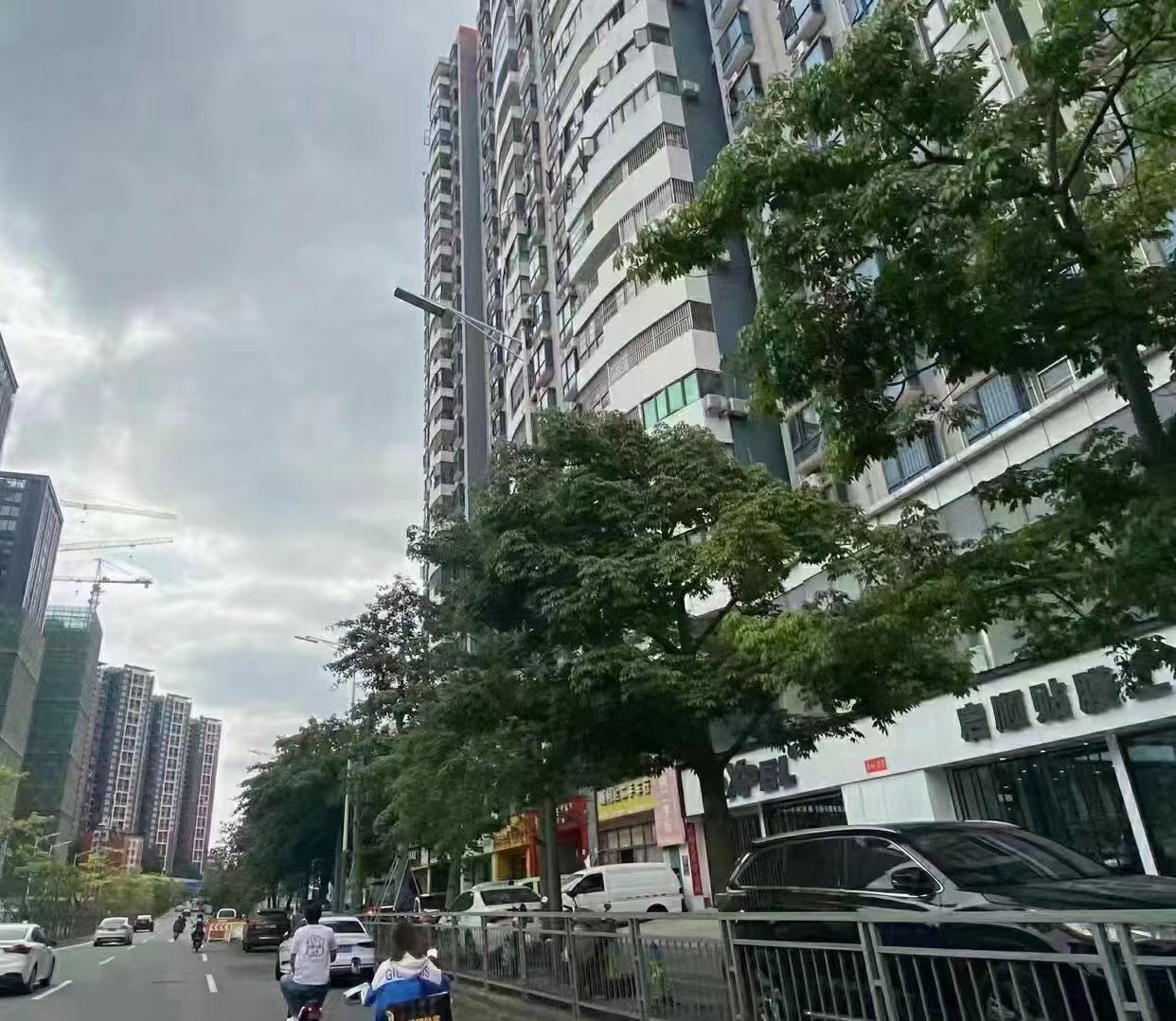 坂田村委统建楼【富豪花园】3栋花园发绿本可落户口(图2)