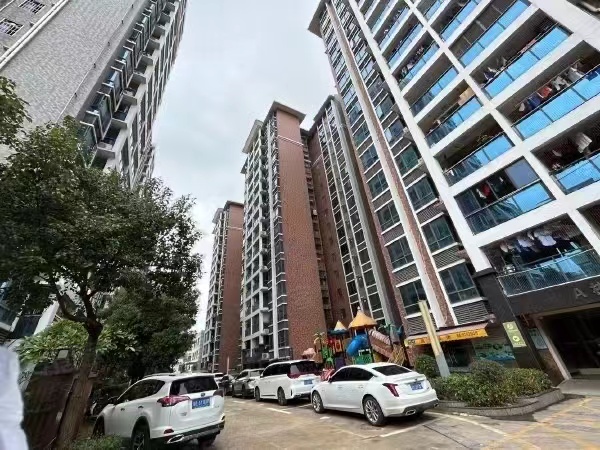 统建楼当白菜价卖【绣丽富仁居】光明8栋花园8980一平起(图5) 统建楼当白菜价卖【绣丽富仁居】光明8栋花园8980一平起(图5)