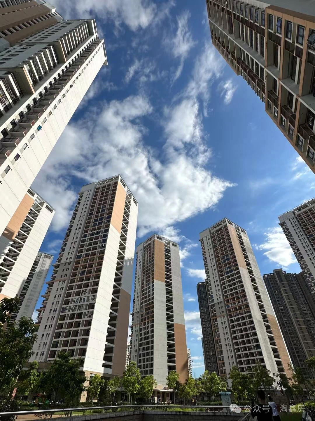 光明凤凰城14栋小区【凤凰城安置房】特惠11800一平,民水民电(图5) 光明凤凰城14栋小区【凤凰城安置房】特惠11800一平,民水民电(图5)